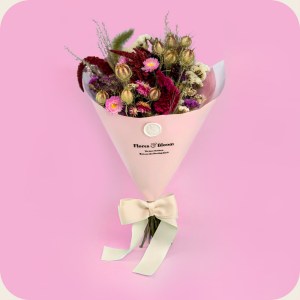 Anniversary flowers. Rich red and pink Dried flower bouquet for romance, love, valentine's Day, anniversary, girlfriend, wife, partner's birthday or special occasion