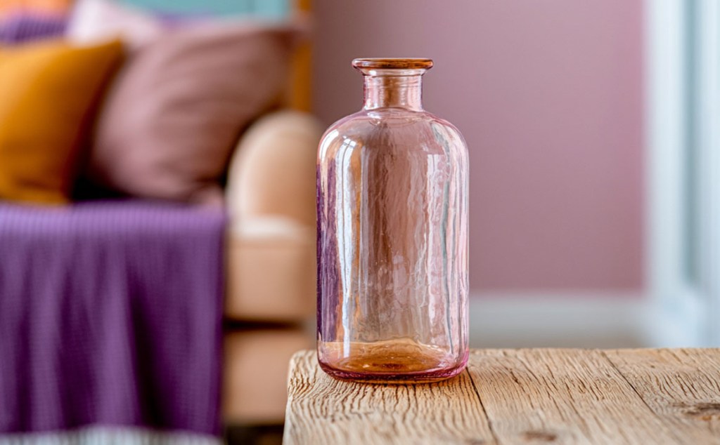 choosing your vase for your dried flower arrnagement.